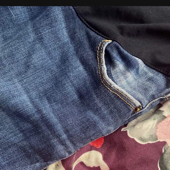 Maternity jean shorts - Picture 5 of 5